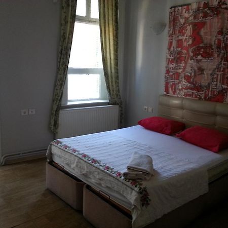 Laguna Otel Pansiyon อิซมีร์ ภายนอก รูปภาพ