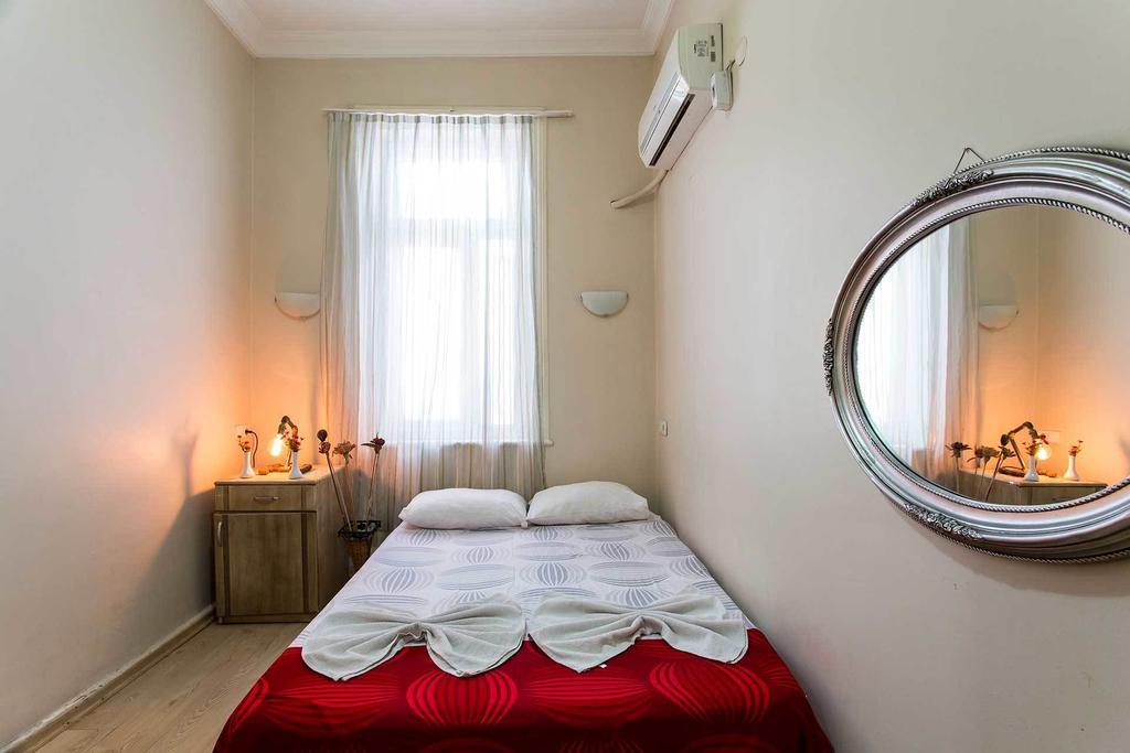 Laguna Otel Pansiyon อิซมีร์ ภายนอก รูปภาพ