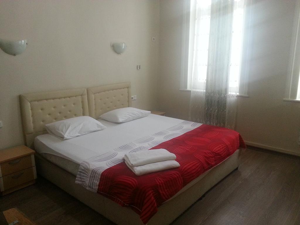 Laguna Otel Pansiyon อิซมีร์ ภายนอก รูปภาพ